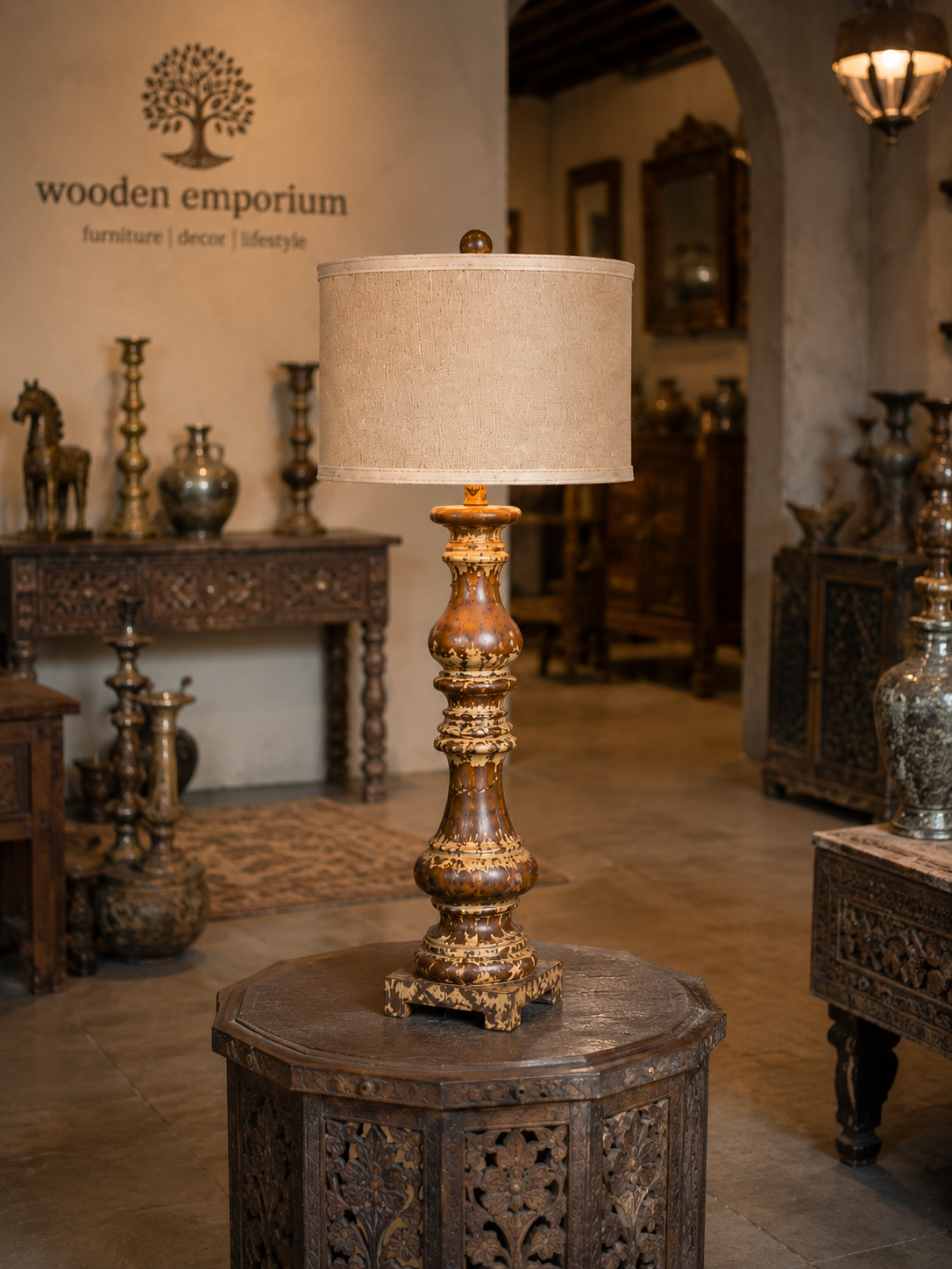Hawthorne Manor Lamp