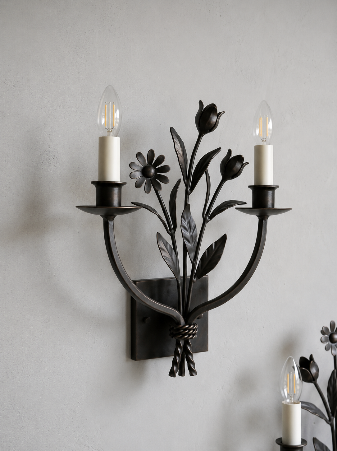 Artique Bloom Hotel Wall Light