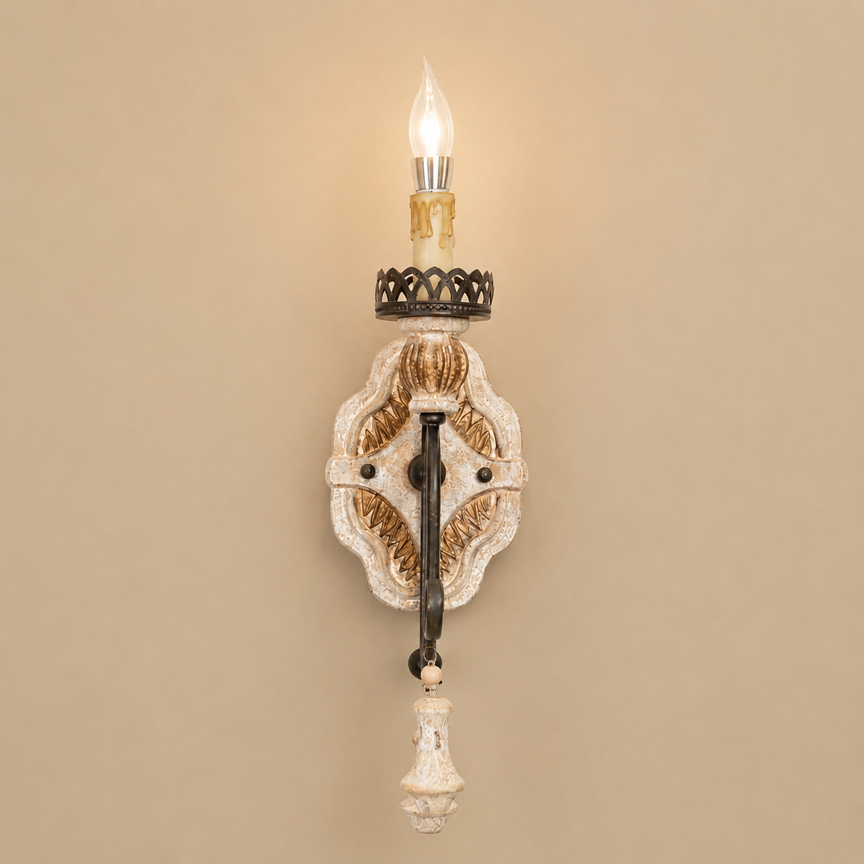 Old Manor wood Wall Lamp