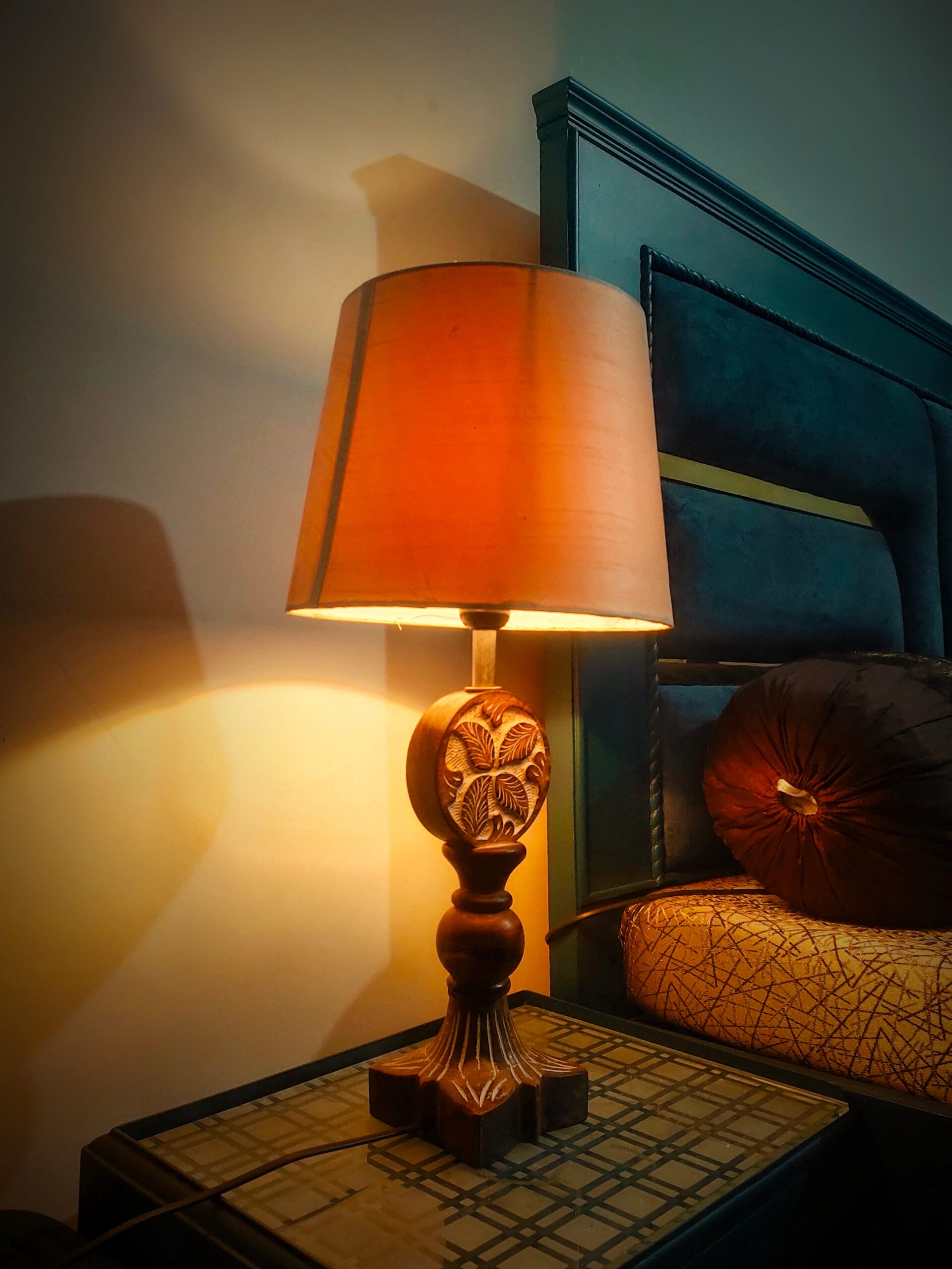 NATURAL HANDCARVED WOODEN TABLE LAMP