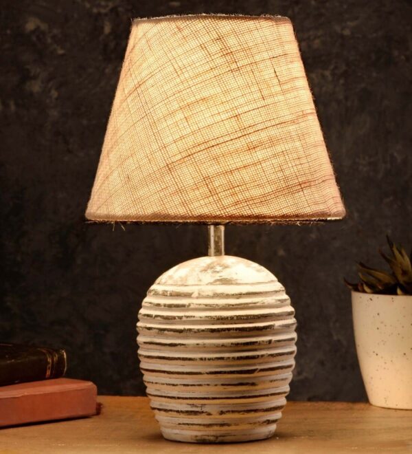 ANTIQUE GROOVE WOODEN SIDE TABLE LAMP