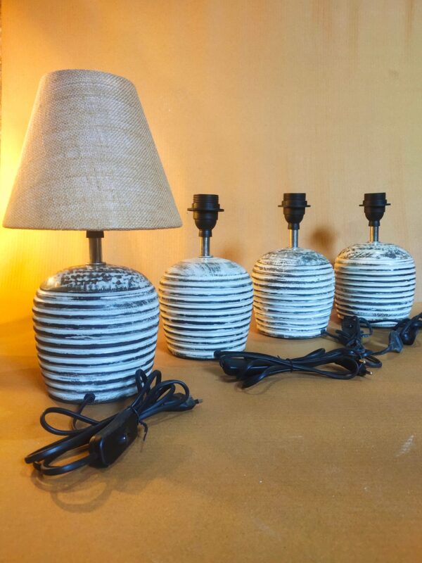 ANTIQUE GROOVE WOODEN SIDE TABLE LAMP - Image 3