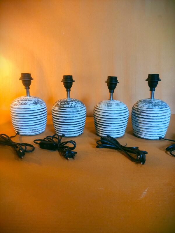ANTIQUE GROOVE WOODEN SIDE TABLE LAMP - Image 2